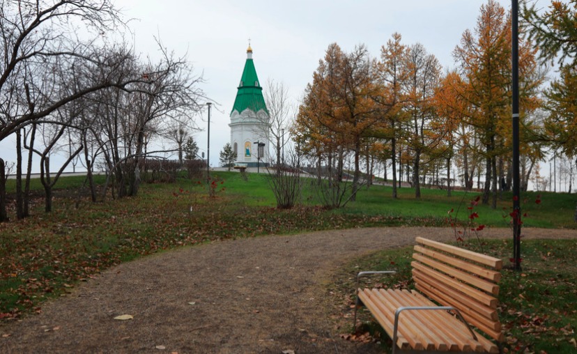 Часовня в Покровском парке — именно она изображена на десятирублевой купюре