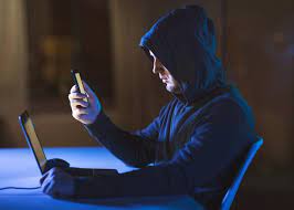 Социальная инженерия: как аферисты выманивают личные данные и как этому противостоять