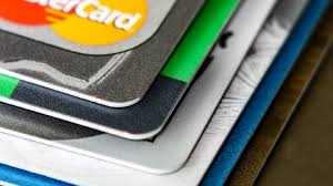 Как россиянину расплачиваться за рубежом, если карты Visa и Mastercard больше не работают