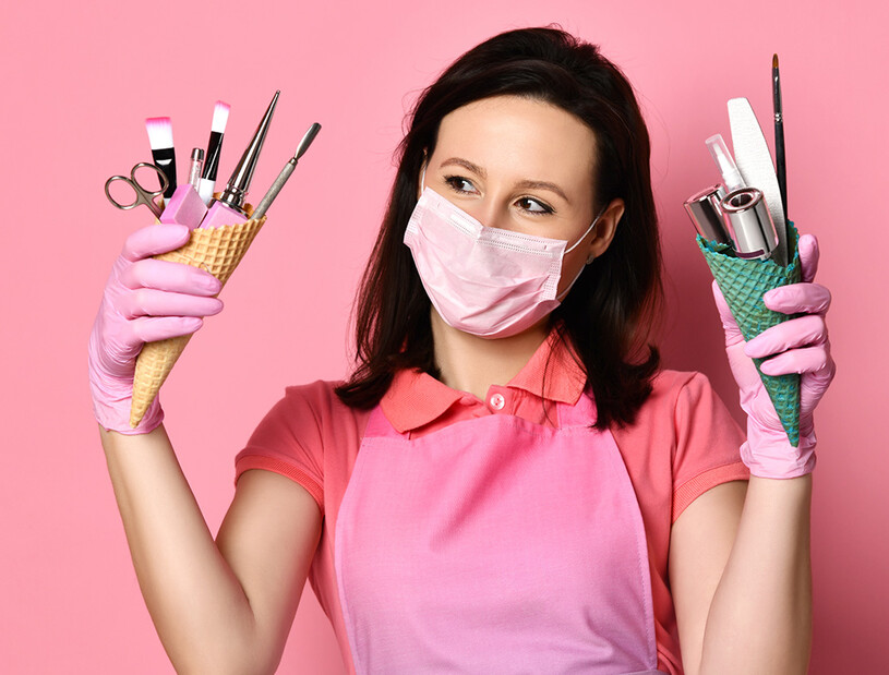 Сколько зарабатывают мастера маникюра