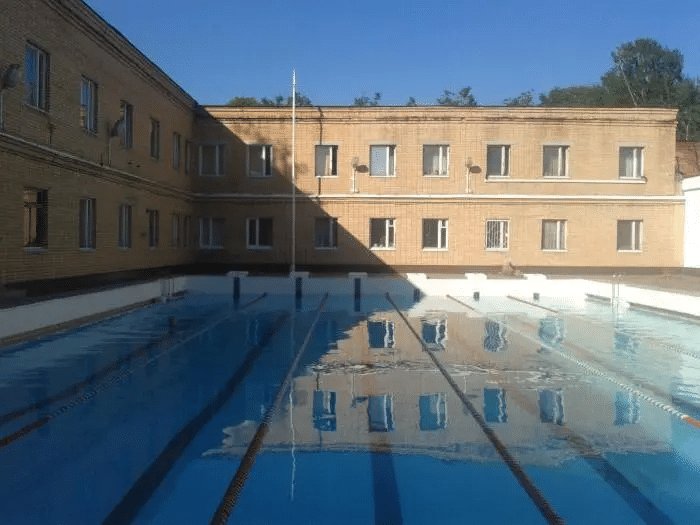 Открытые бассейны Москвы: куда пойти поплавать и сколько это стоит