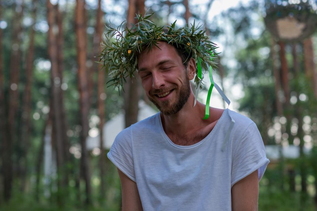 Глэмпинг в России: сколько стоит отдохнуть на природе, но с комфортом