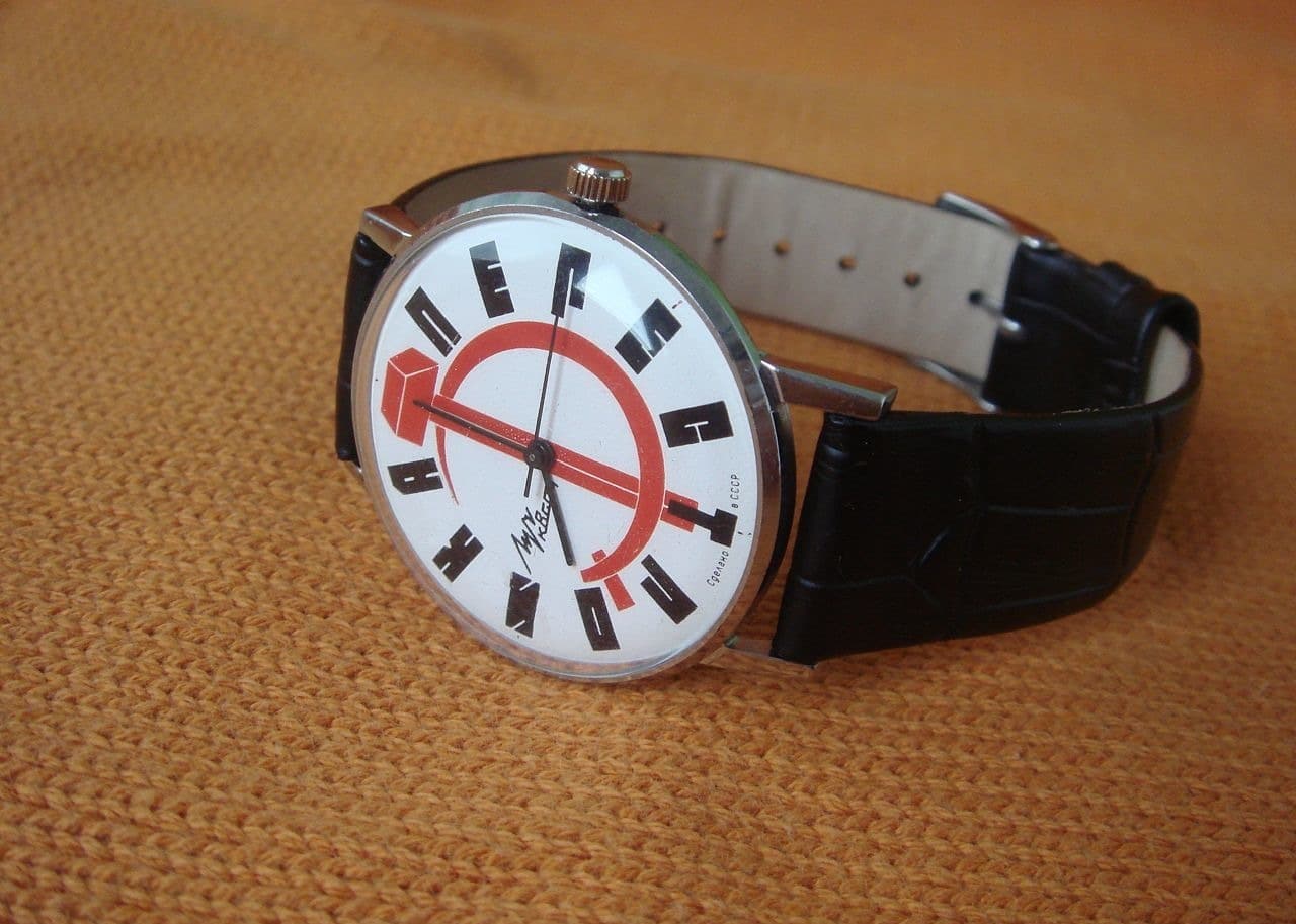 Сколько стоит коллекционирование винила, часов и современного искусства