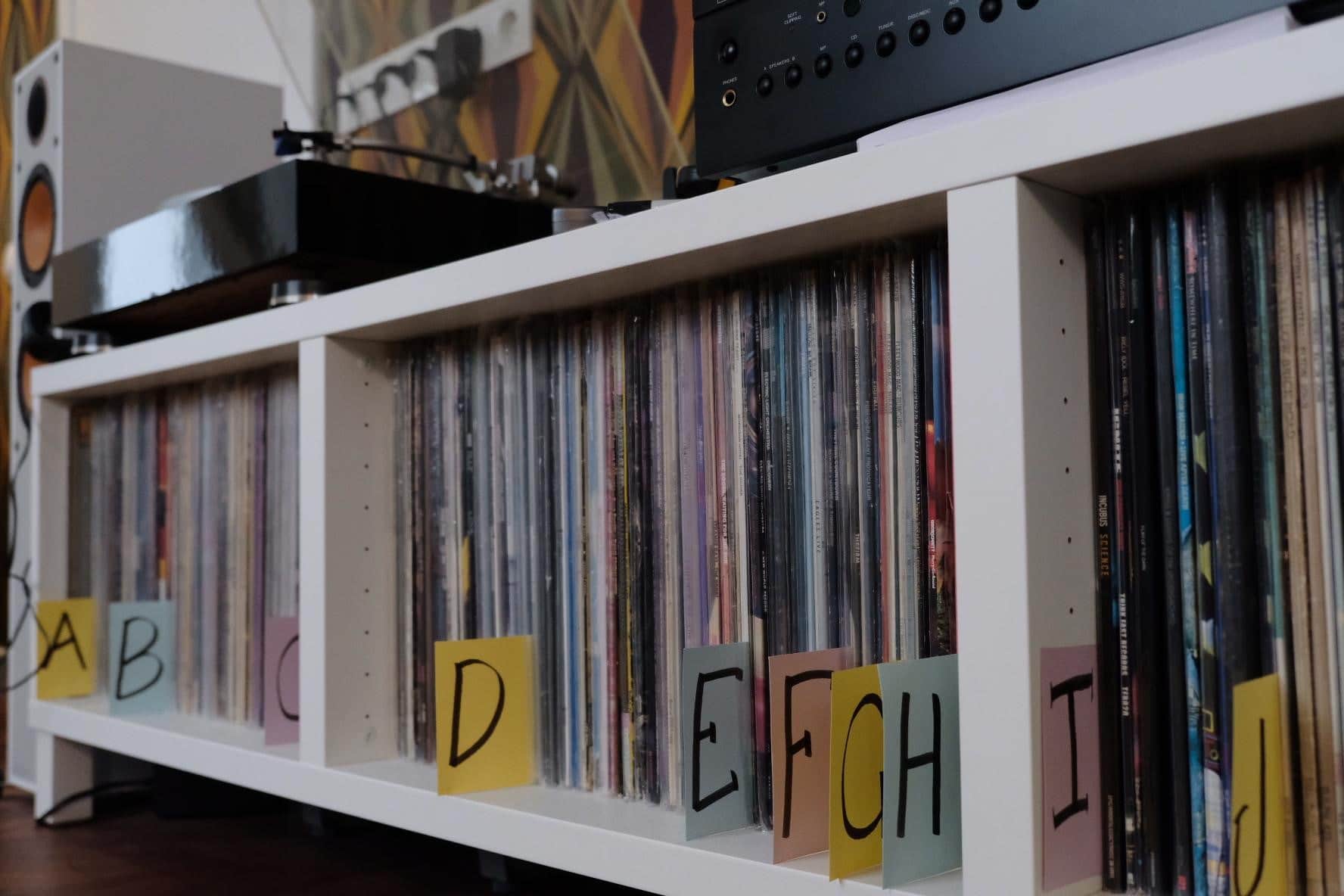 Сколько стоит коллекционирование винила, часов и современного искусства