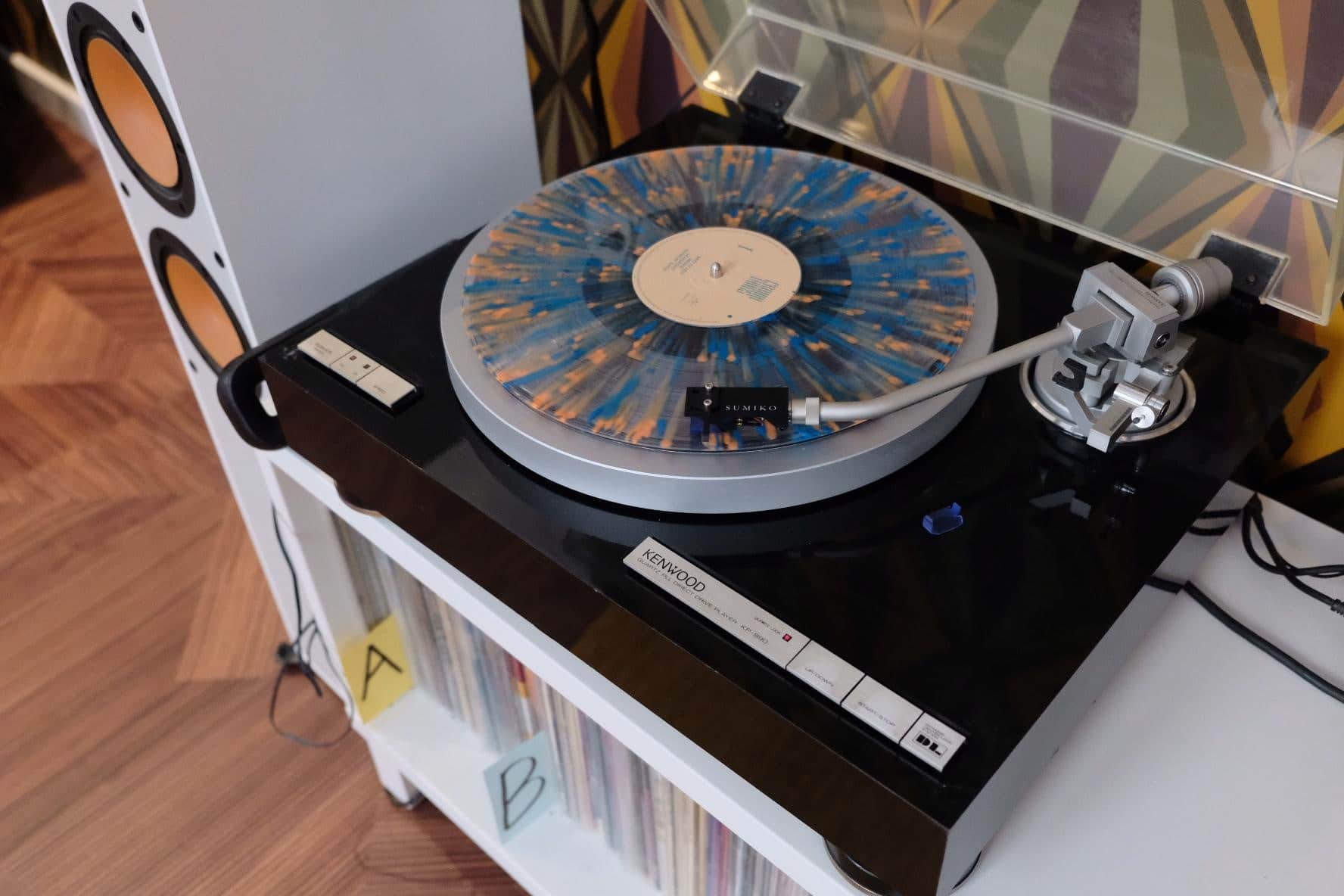 Сколько стоит коллекционирование винила, часов и современного искусства