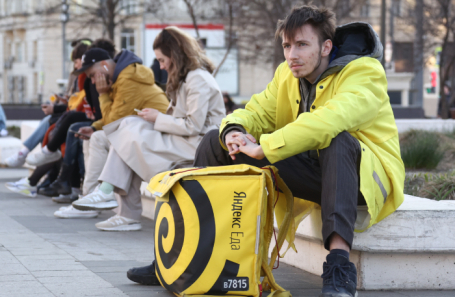 Как зарабатывать курьером