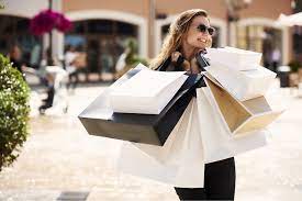 Взять шопинг под контроль: как купить модный лук и не потратить лишнего