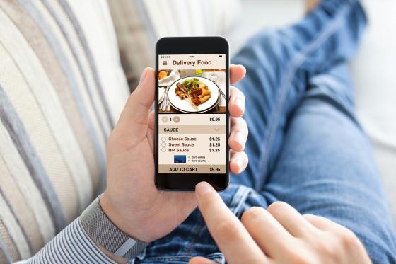 The Pros and Cons of Food Delivery Service in a Restaurant