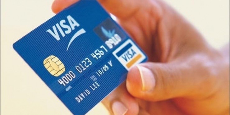 Какую валюту и банковские карты брать в отпуск