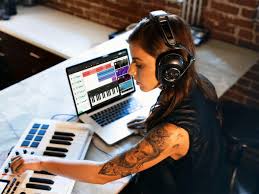 На чем зарабатывают музыканты, когда пик славы прошел