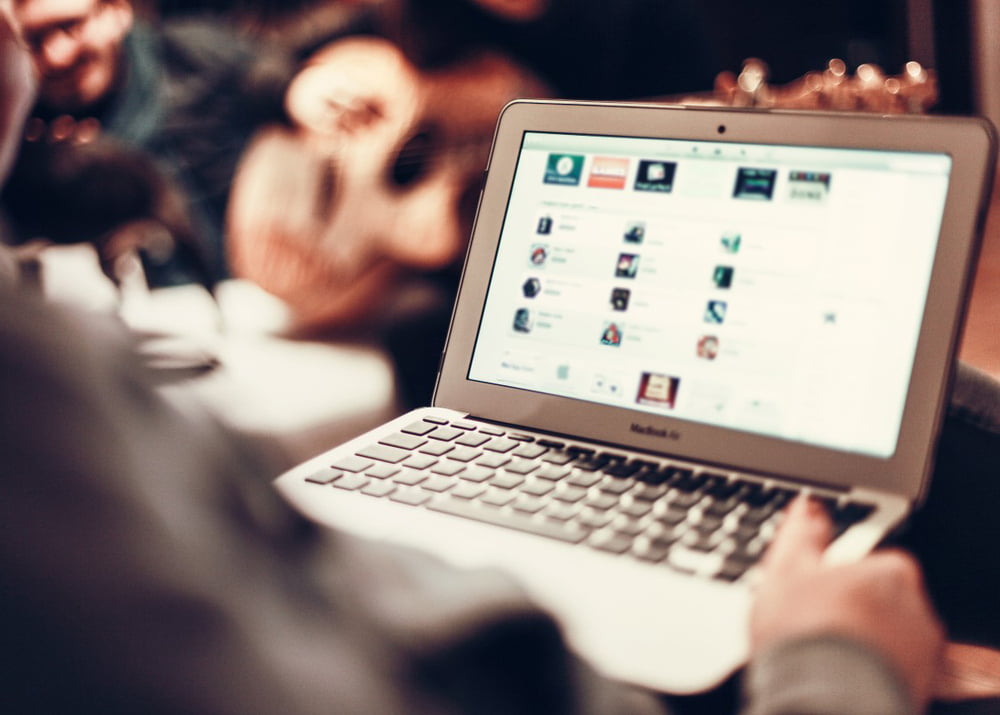 Как самозанятым и ИП начать торговать через маркетплейсы