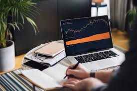 Кто такой экономист, что он делает, сколько зарабатывает и востребован ли сейчас на рынке труда