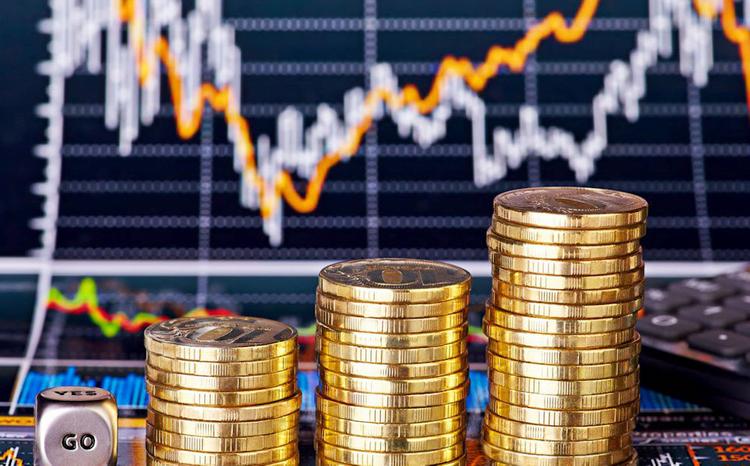 Как инвестировать в серебро: обзор способов вложения денег в “золото для бедняков”