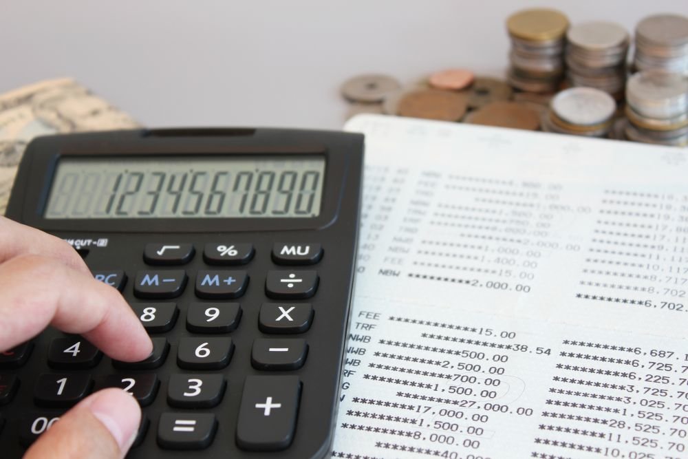 Налог на вклады: учимся считать и не платить