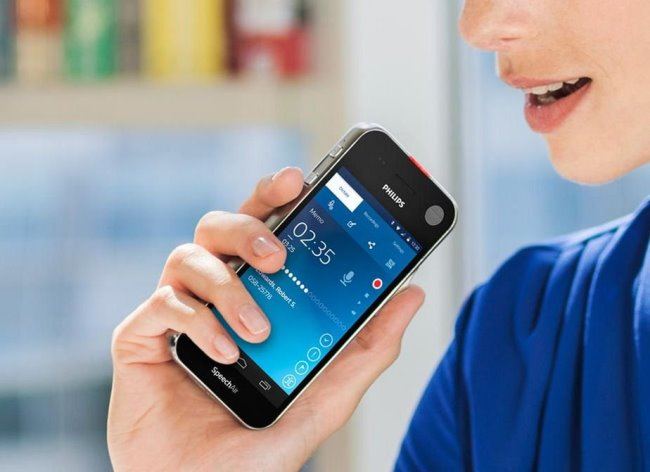 "Электроника: мобильный телефон iPhone на белом фоне"