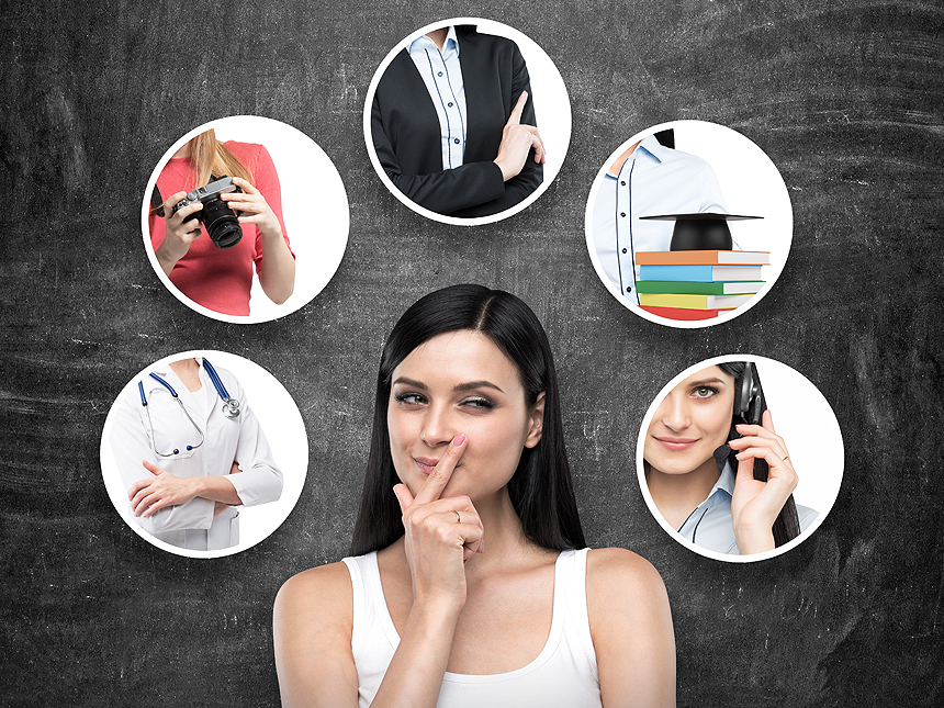 Фото портретной коллажной композиции: взрослая женщина в стильной одежде.