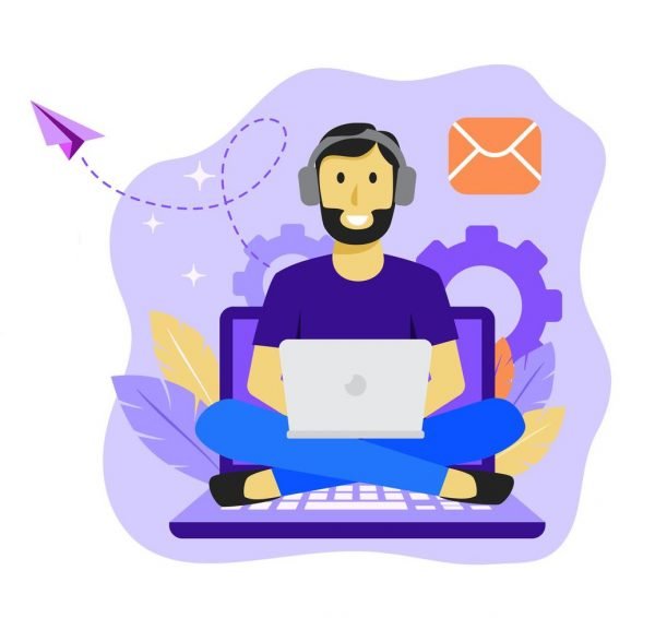 Лиловый ноутбук: человек читает электронную книгу на фоне электроники.