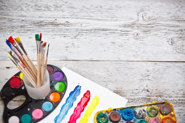 Контейнер с краской, палитра, кисть, устройство, инструмент, стрела, оружие.