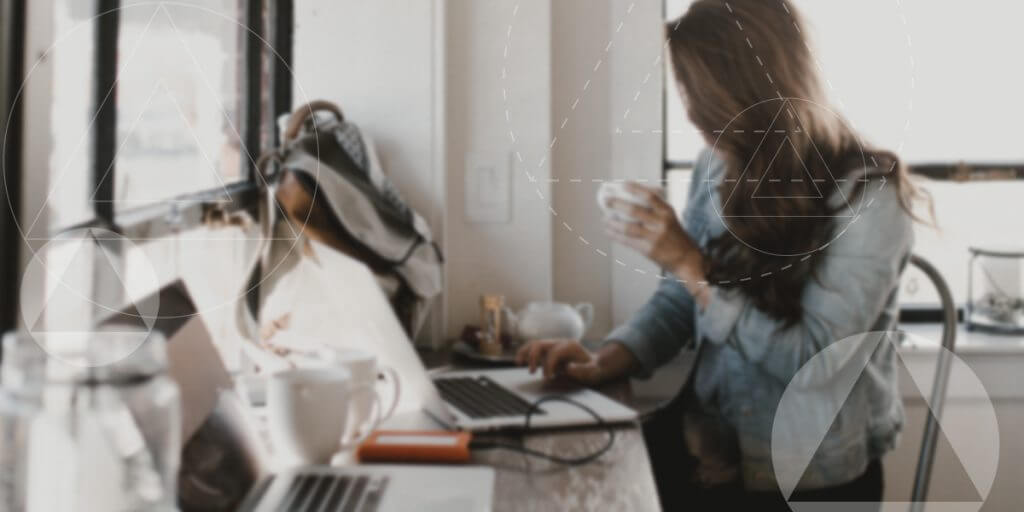 Как заработать на фрилансе: плюсы и минусы деятельности, востребованные профессии + список популярных бирж