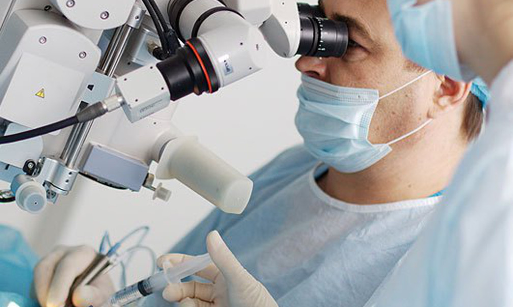 A Guide to Shipping Large Medical Equipment Safely and Successfully