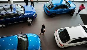 Что выгоднее для покупателя автомобиля: автокредит или потребительский заем