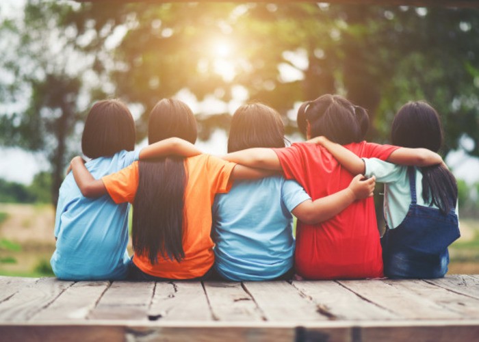 Что такое дружба: признаки, законы и как отличить настоящего друга от приятеля