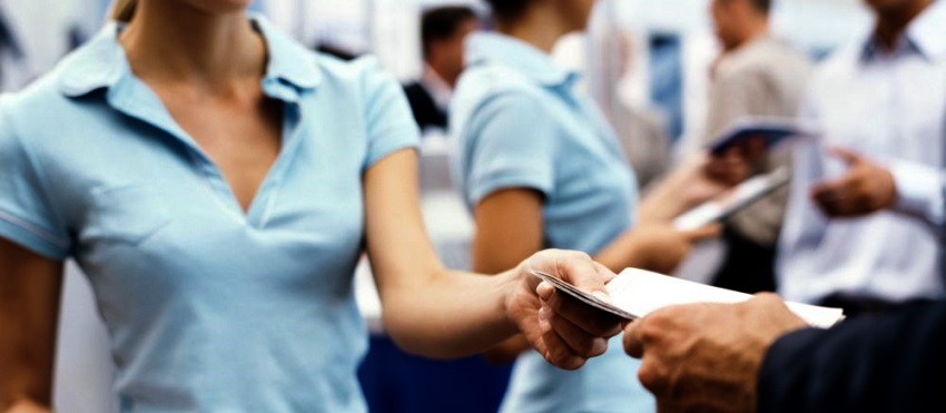 Заработок на раздаче листовок: суть работы, требования, размер заработка и возможные риски