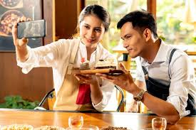 8 Restaurant Marketing Strategies That Work in 2022