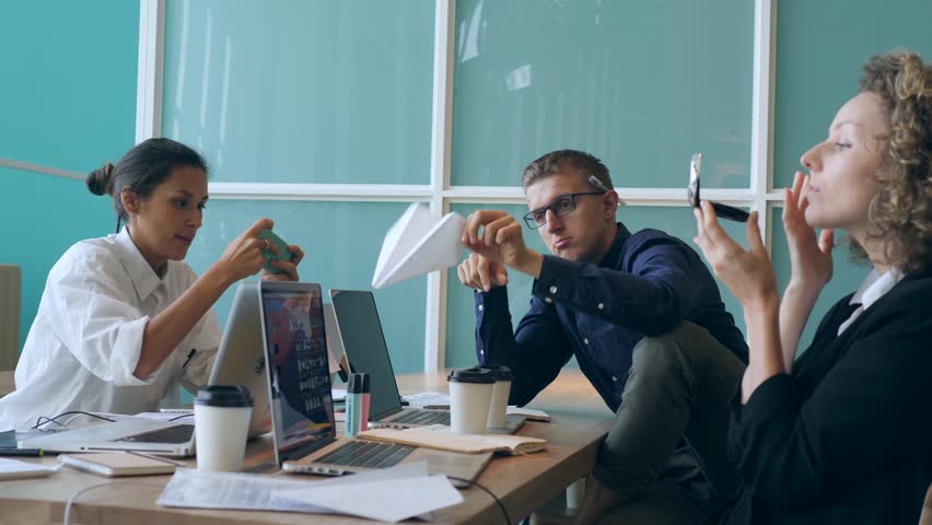 How to Complete Working hours in the Office without being Lazy