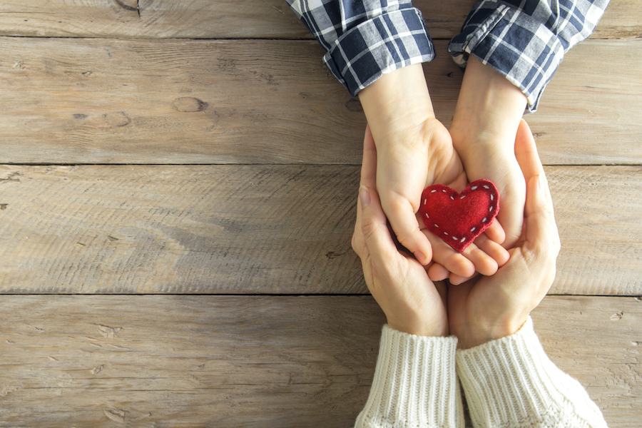 Как начать заниматься благотворительностью: способы, полезные ссылки + советы, как избежать обмана и мошенников