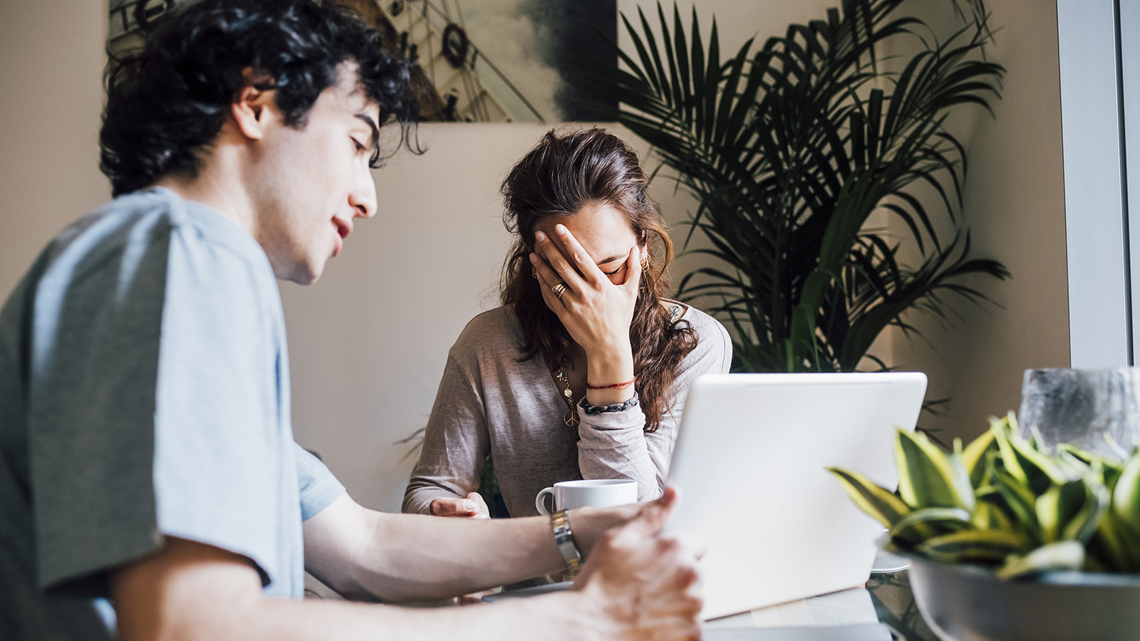 Пассивная агрессия – что это такое, как ее распознать и защититься