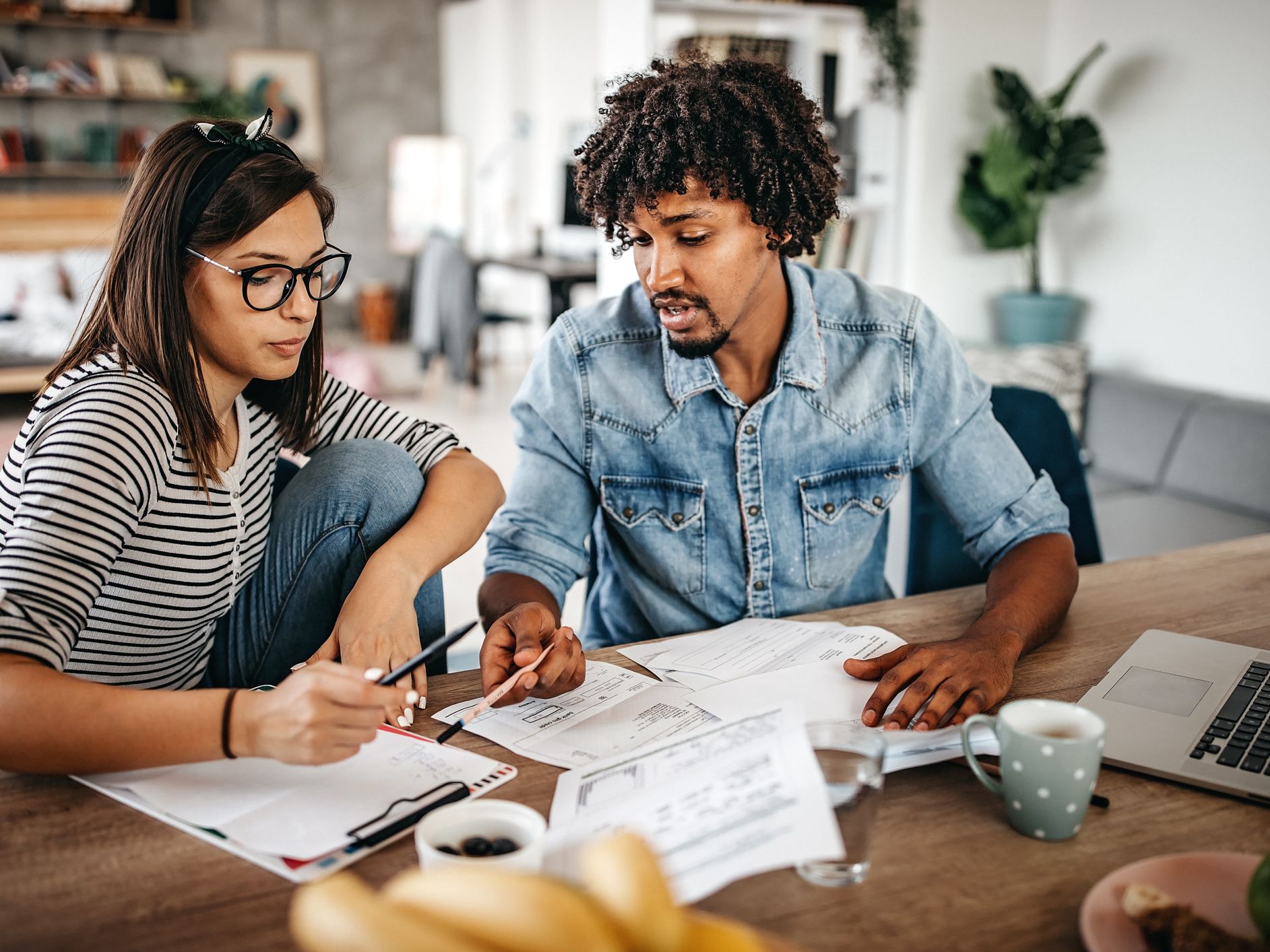 Top 5 Applications That Help You with Your Finances