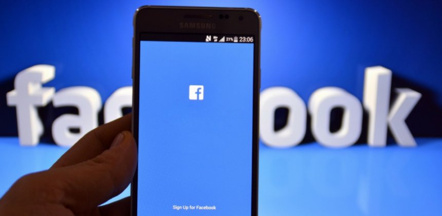 Самым популярным мировым ресурсом является Facebook