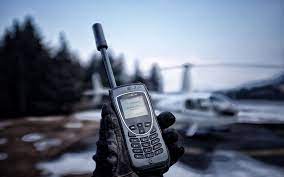 6 Features to Check Before Buying a Satellite Phone