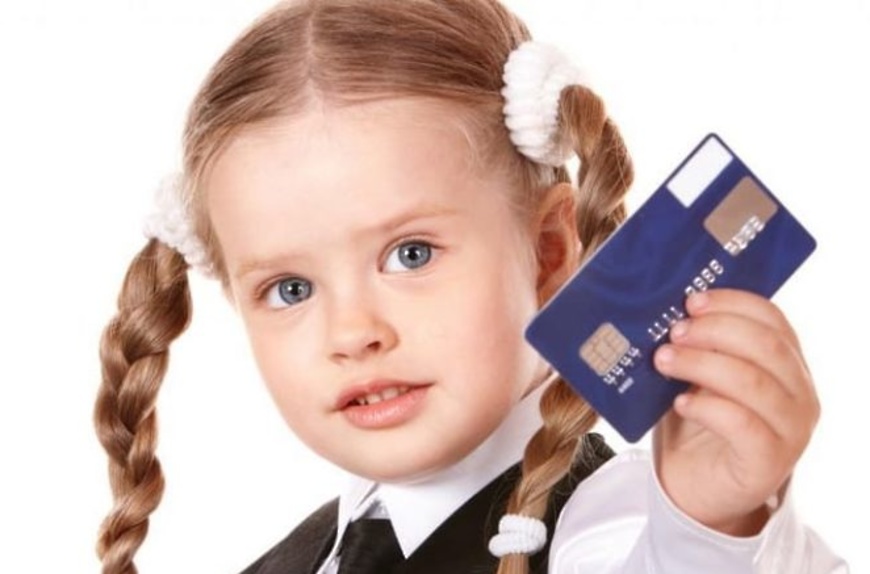 Банковские карты для детей: критерии выбора и обзор тарифов