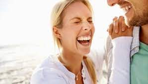 Как развить чувство юмора: эффективные способы и упражнения