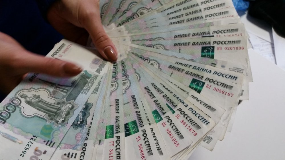 Куда вложить 100 000 рублей, чтобы деньги работали и приносили доход