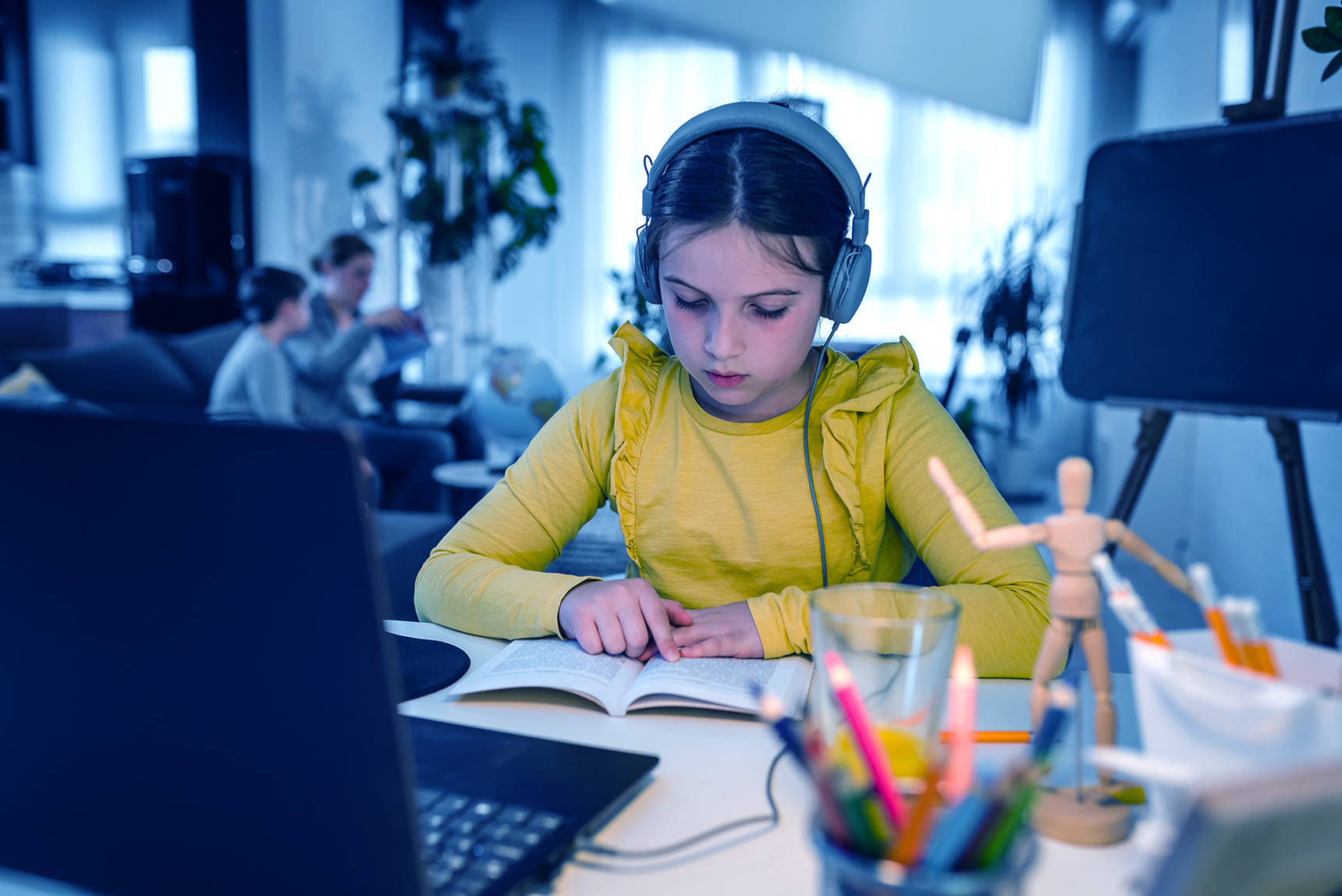 Top 8 Main Differences Between Online and Remote Education