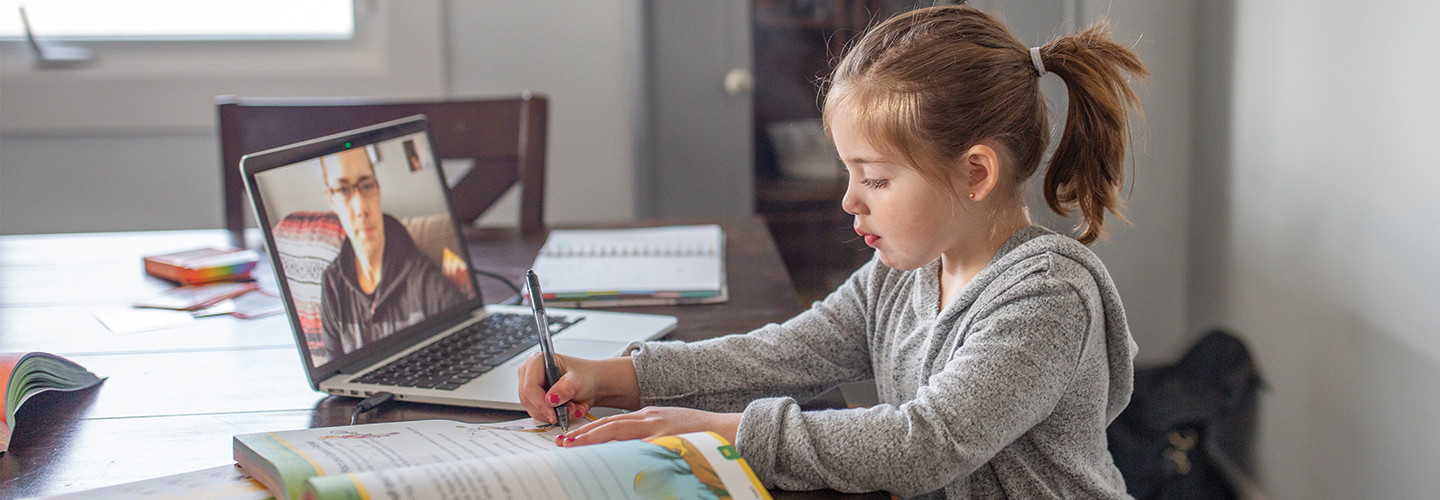 Top 8 Main Differences Between Online and Remote Education