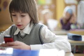 Why Social Media and Smartphones should be Allowed in School