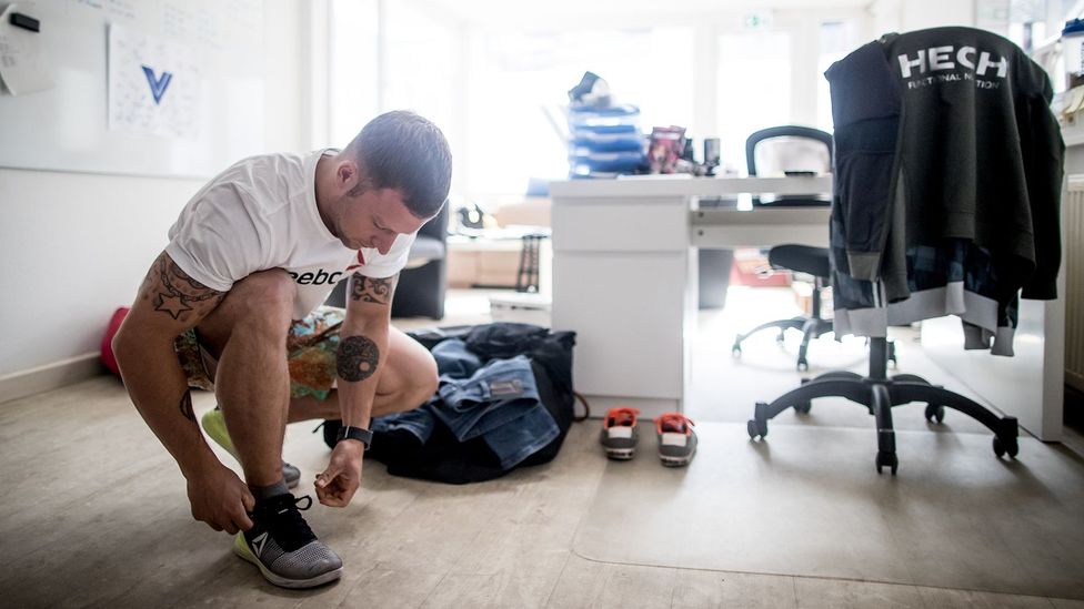 Simple Effective Ways to Fit Healthy during Office Hours