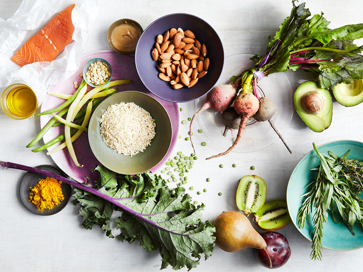 Best 12 Healthy Foods and Drinks for Women You Need to Know