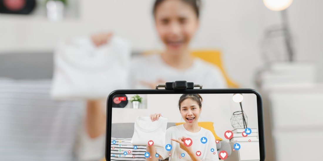 4 Reasons Why Live Shopping is the Next Big Trend