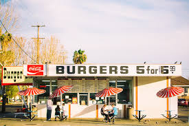 6 Advantages of Small Businesses in a Community