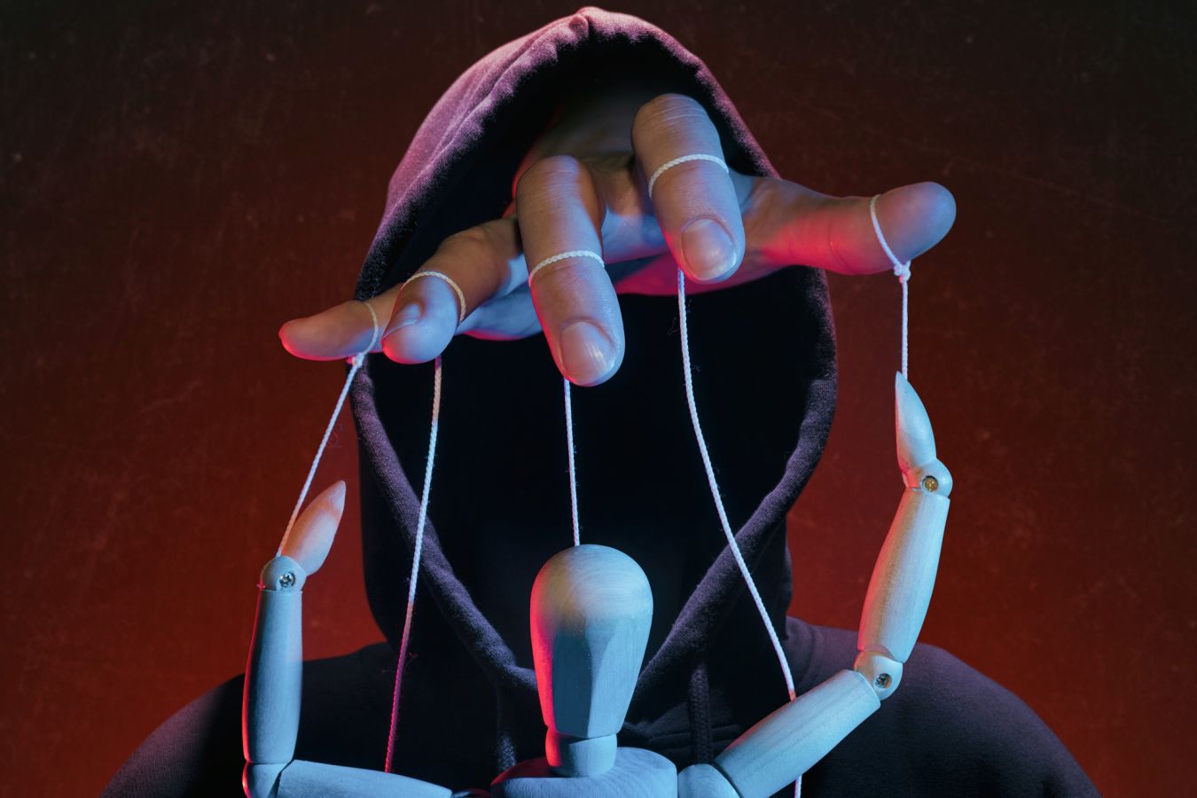 Как распознать манипулятора