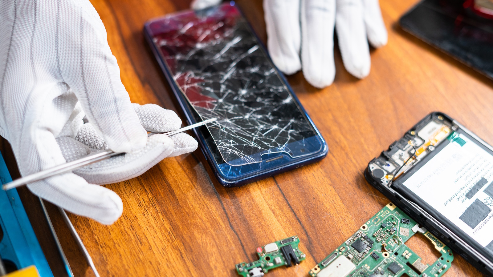 Easy Tips To Fix a Phone That Won’t Charge