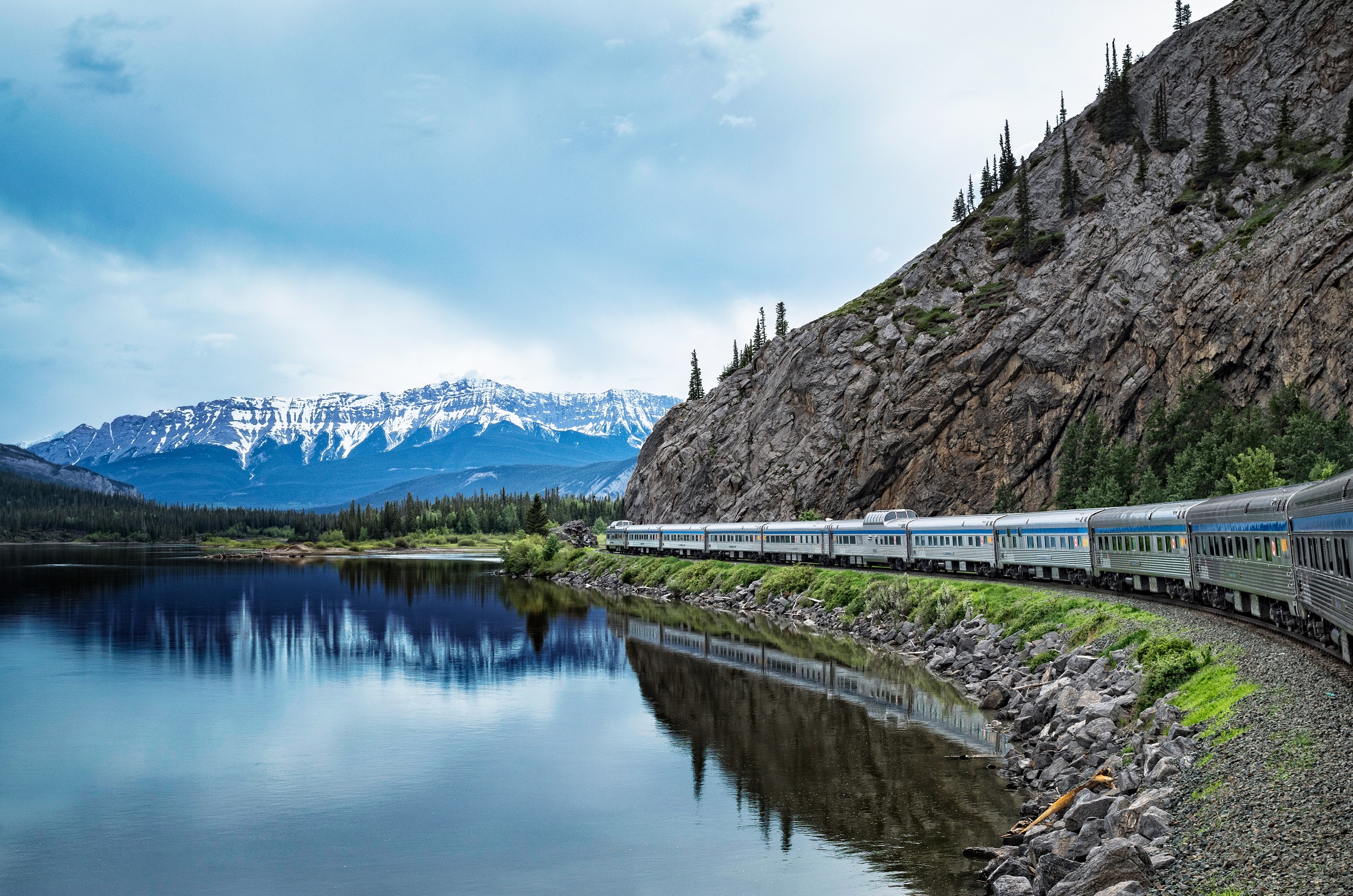 Benefits of Traveling on Trans-Canada Train