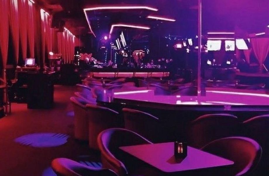 Как устроена работа в стрип-клубе и сколько зарабатывают стриптизерши