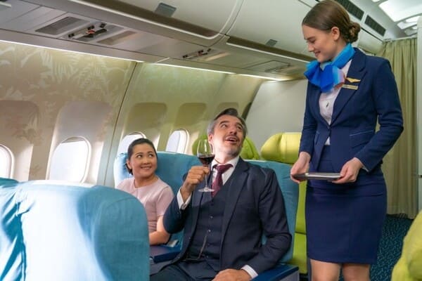 Сколько зарабатывает VIP-стюардесса