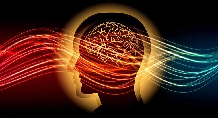 Свет в лицо: портрет человека с графическими элементами и освещением.